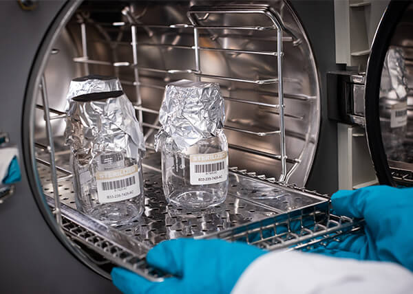Étiquettes RFID spécialisées dans un autoclave